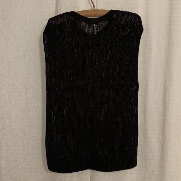 Black Sleeveless Sweater Vest - Picture 4 of 14